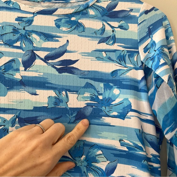 Ibkul Long Sleeve Women's Blue Floral Mesh Vented Pullover Shirt. Size XS - Picture 6 of 6